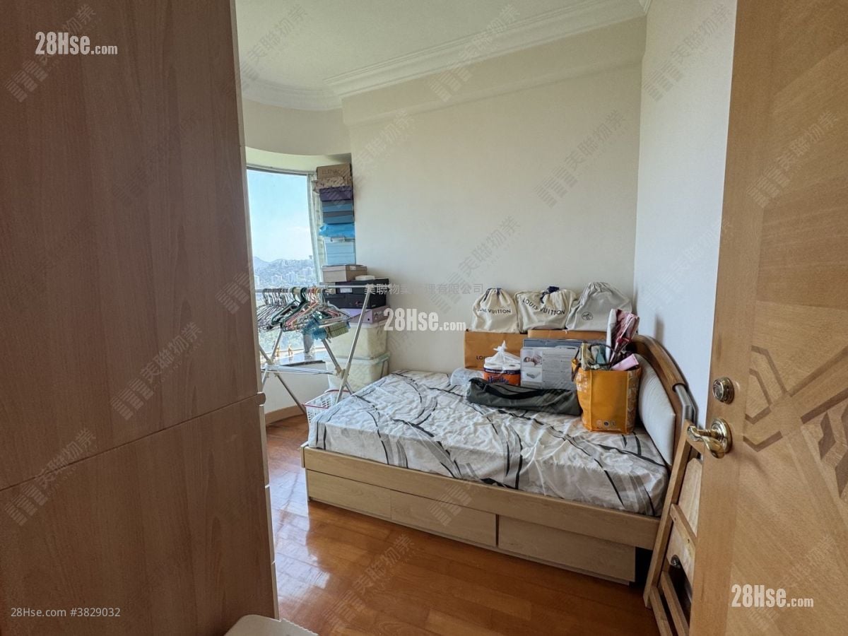 鹿茵山庄 售盘 3 房 1,101 平方尺