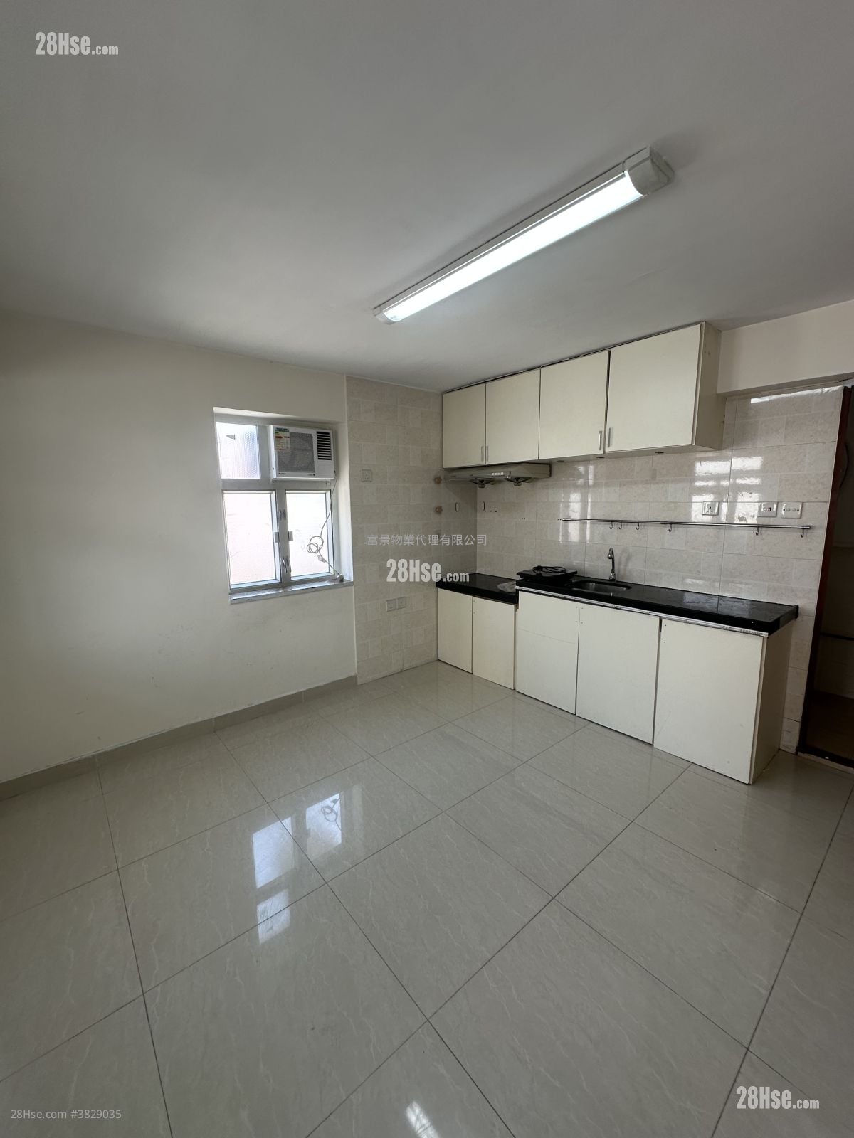 屯門新村 租盤 1 房 , 1 浴室 350 平方呎