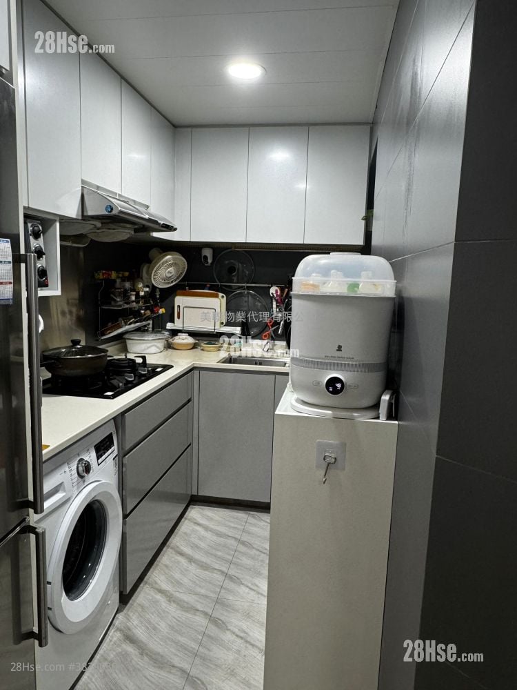 Tseung Kwan O Plaza Sell 2 Bedrooms , 1 Bathroom 451 ft²