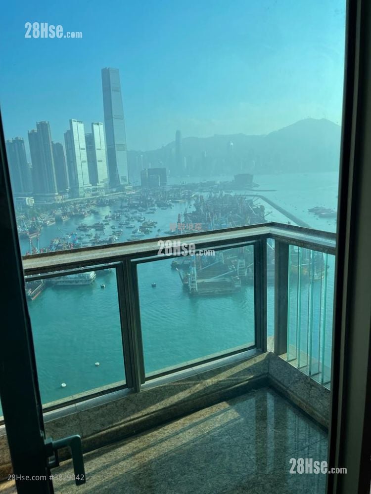 One Silversea Sell 781 ft²