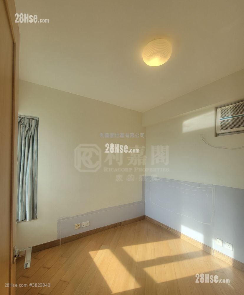 Harbour Green Rental 3 Bedrooms , 1 Bathroom 574 ft²