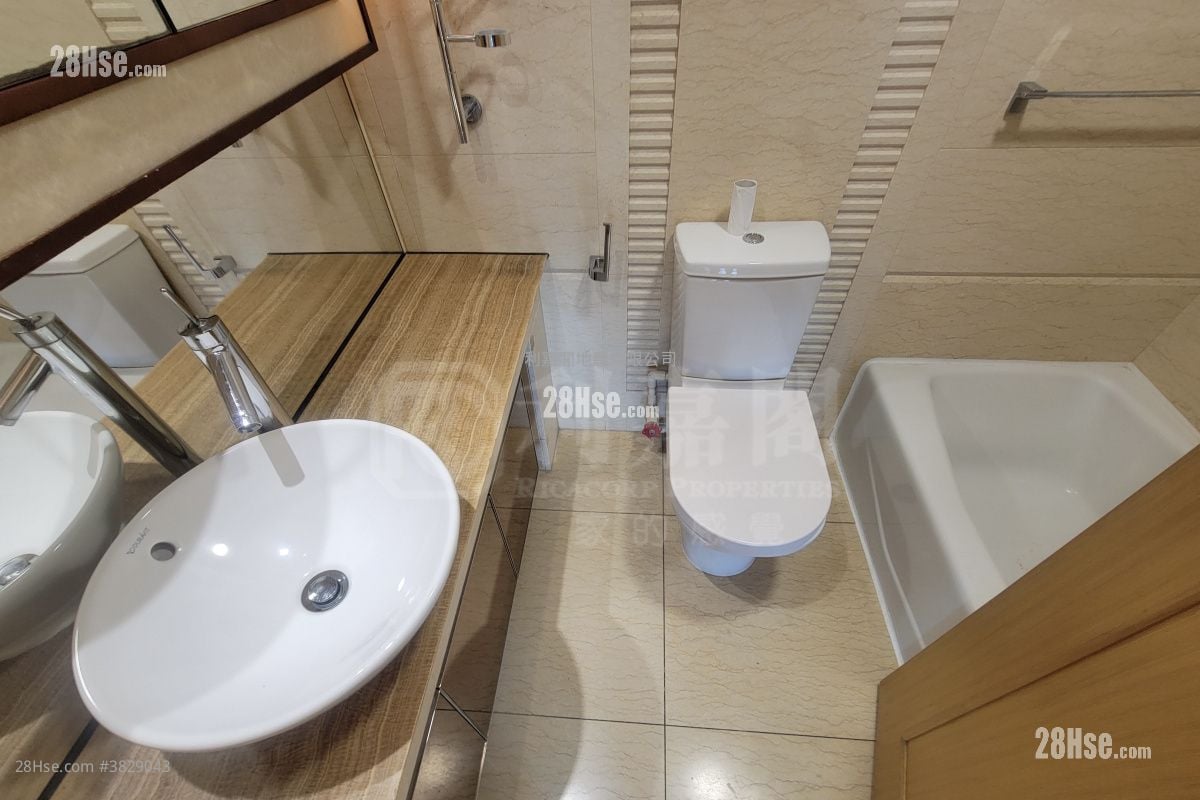 Harbour Green Rental 3 Bedrooms , 1 Bathroom 574 ft²