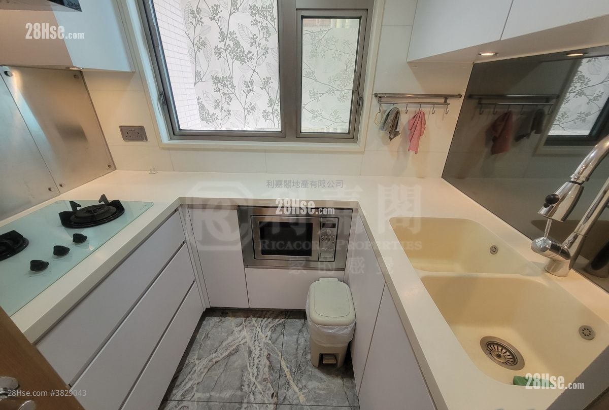 Harbour Green Rental 3 Bedrooms , 1 Bathroom 574 ft²