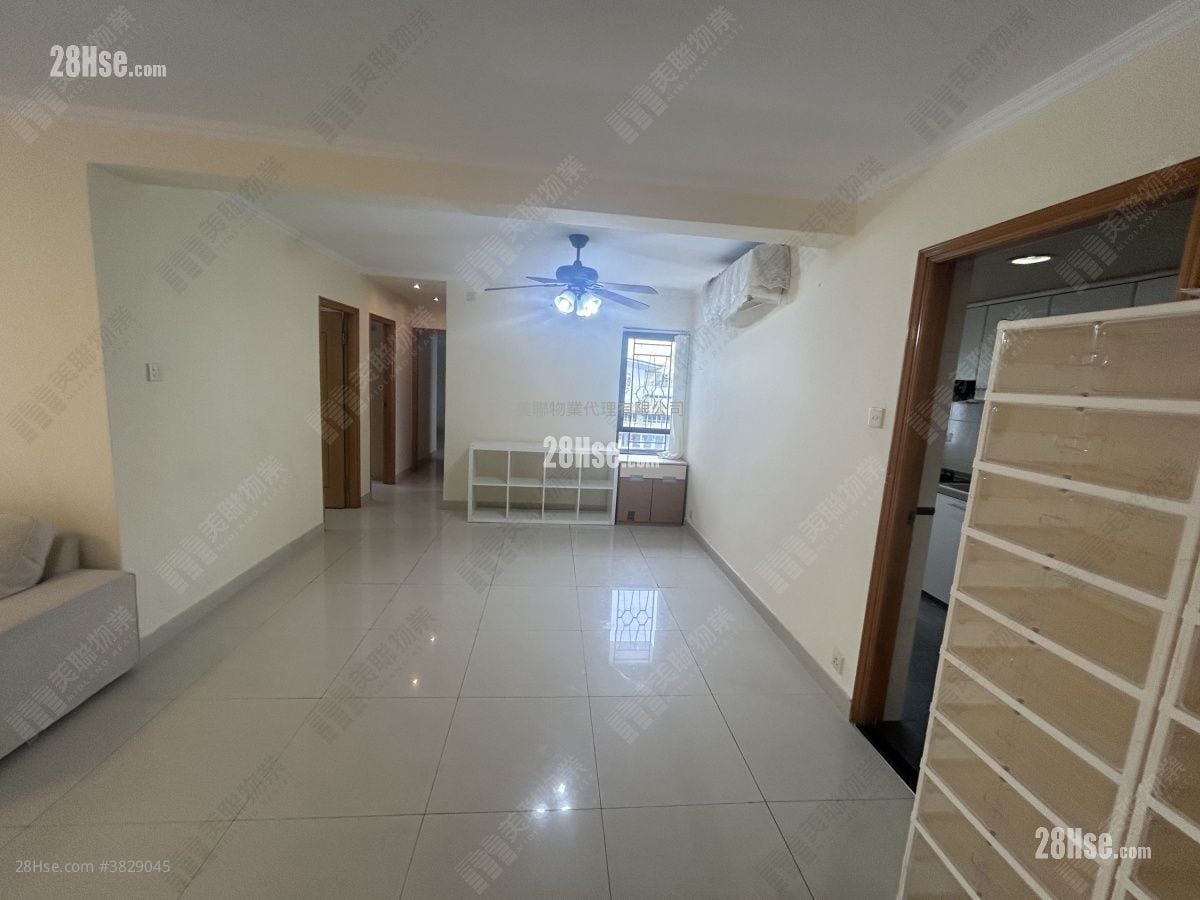 Beverly Villas Rental 3 Bedrooms , 2 Bathrooms 1,212 ft²