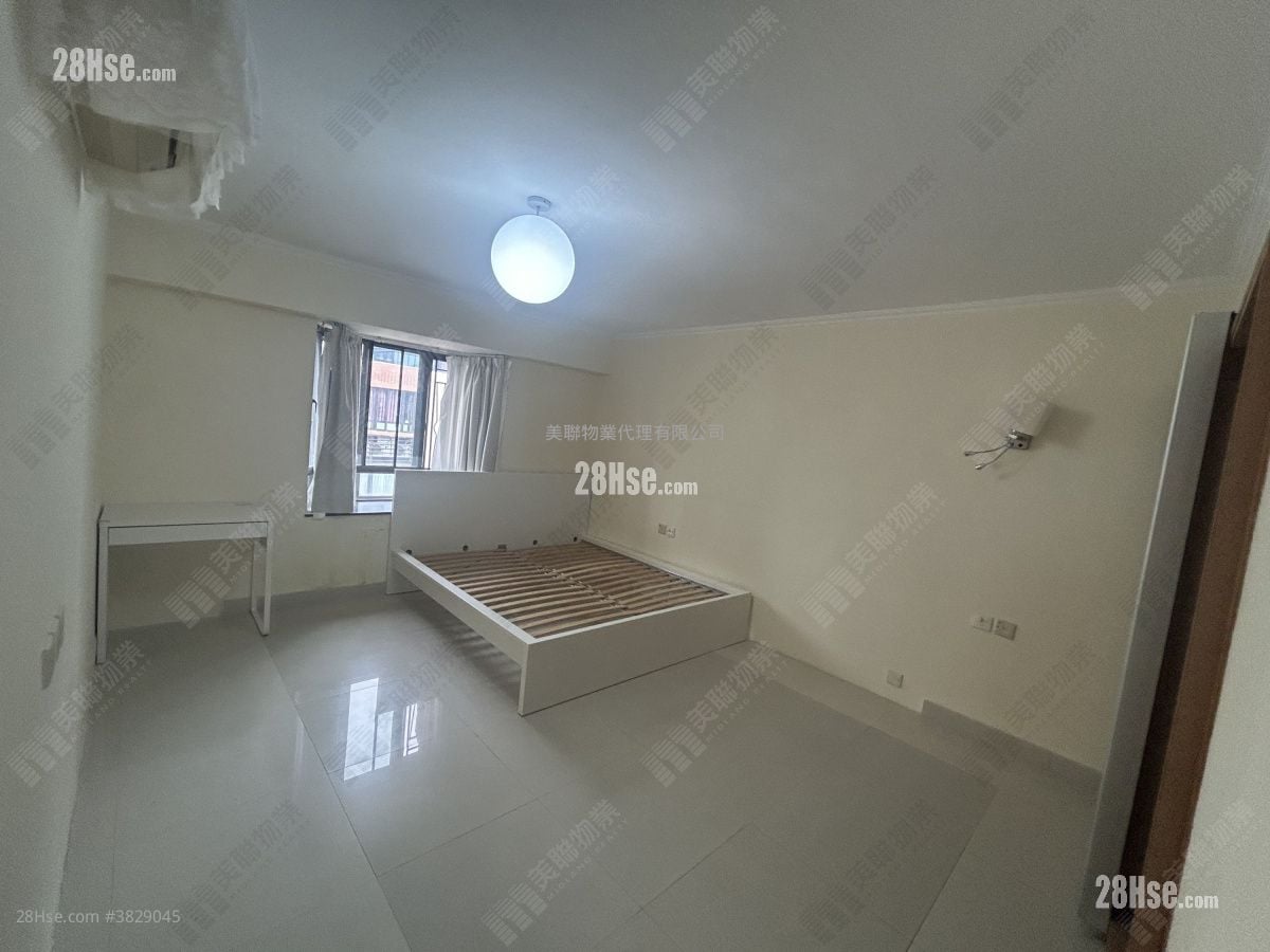 Beverly Villas Rental 3 Bedrooms , 2 Bathrooms 1,212 ft²