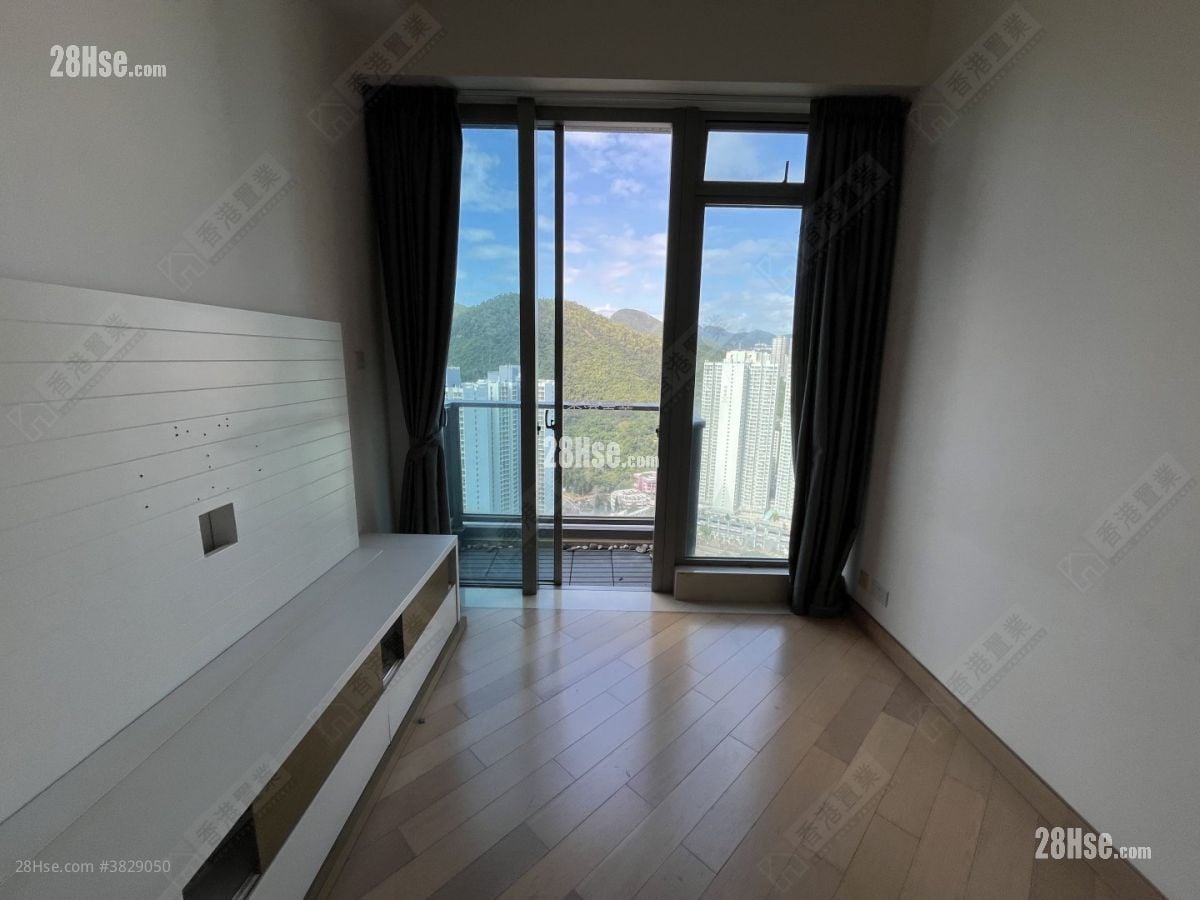 The Wings Rental 533 ft²