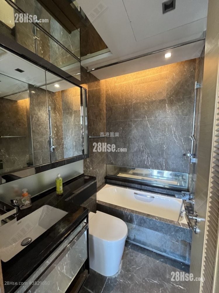 The Wings Rental 533 ft²