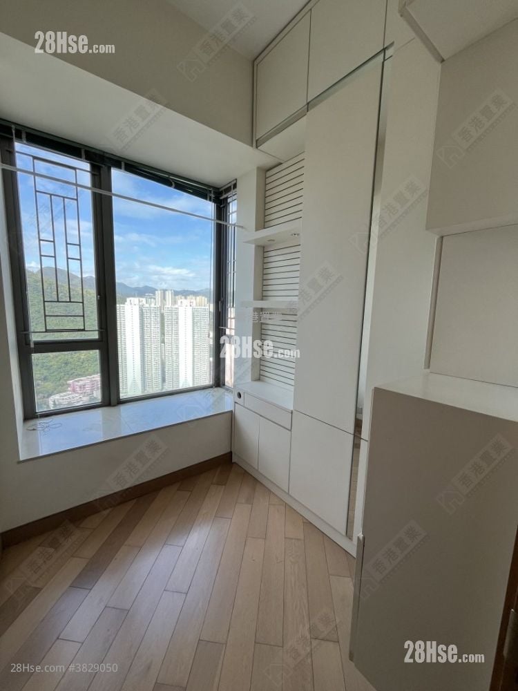 The Wings Rental 533 ft²