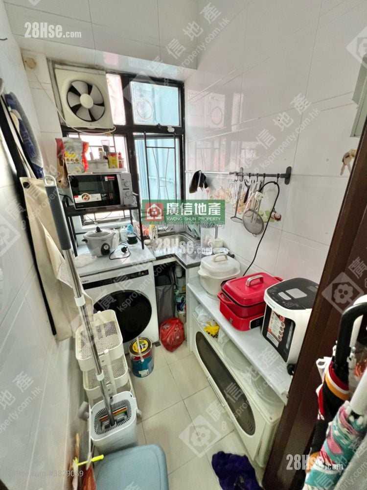 Ka Yee Mansion Rental 2 Bedrooms , 1 Bathroom 270 ft²