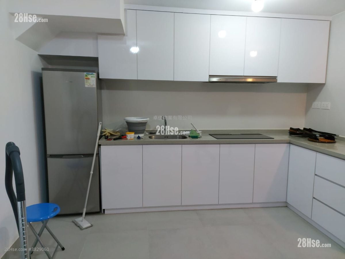 村屋 租盤 2 房 , 1 浴室