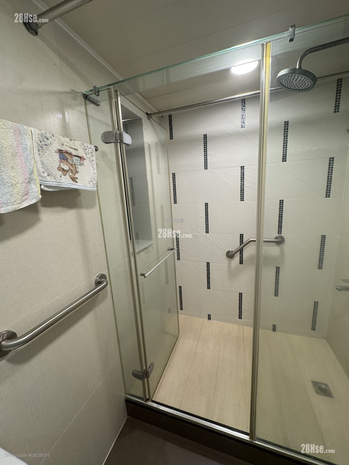 維港灣 租盤 3 房 , 2 浴室 911 平方呎