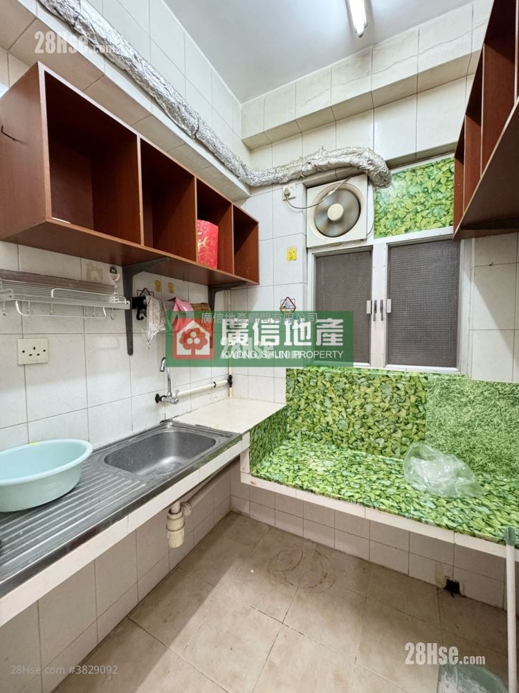 東南唐樓 租盤 2 房 , 1 浴室 353 平方呎