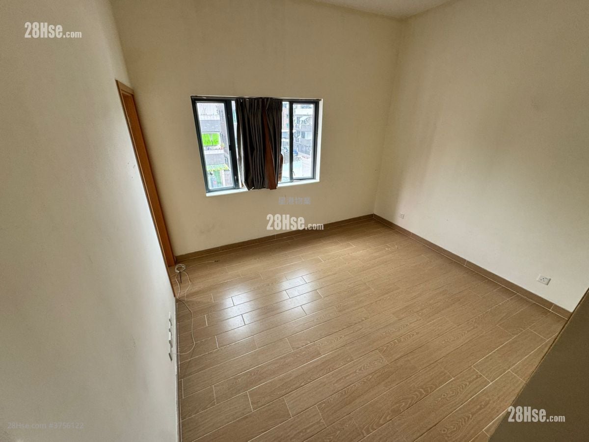 Village Rental 5+ Bedrooms , 5+ Bathrooms 2,100 ft²