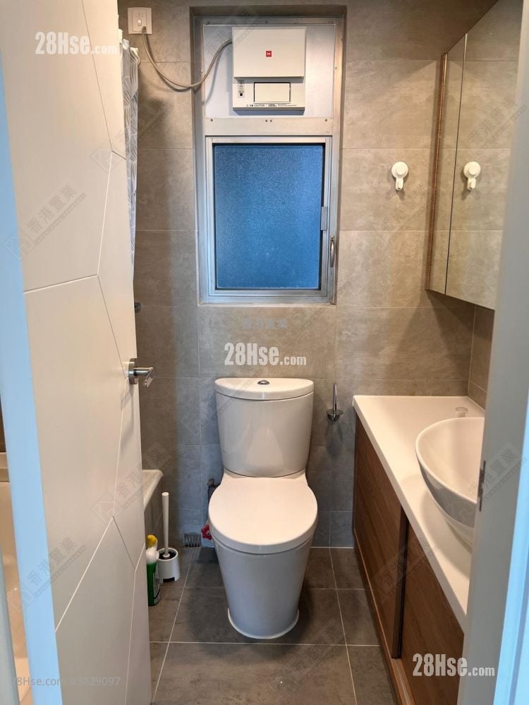 浴室: 君匯港 售盤 3 房 , 1 浴室 541 平方呎