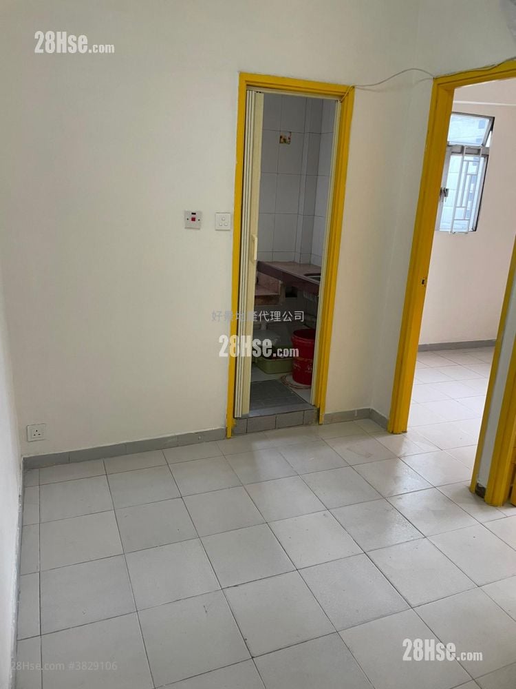 唐楼 售盘 2 房 , 1 浴室 271 平方尺