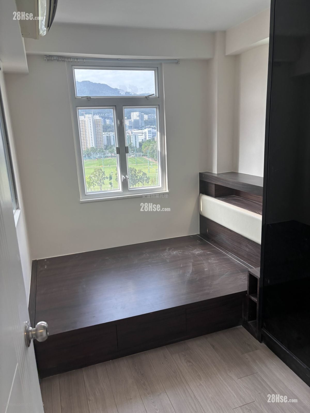 Kings Court Rental 1 Bedroom , 1 Bathroom 268 ft²