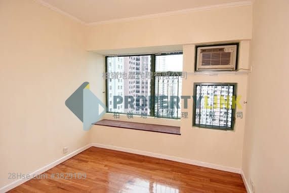 Robinson Place Sell 1,048 ft²