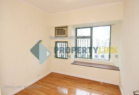 Robinson Place Sell 1,048 ft²