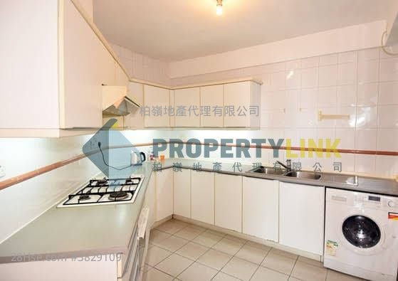 Robinson Place Sell 1,048 ft²