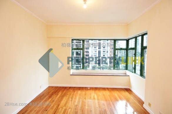 Robinson Place Sell 1,048 ft²