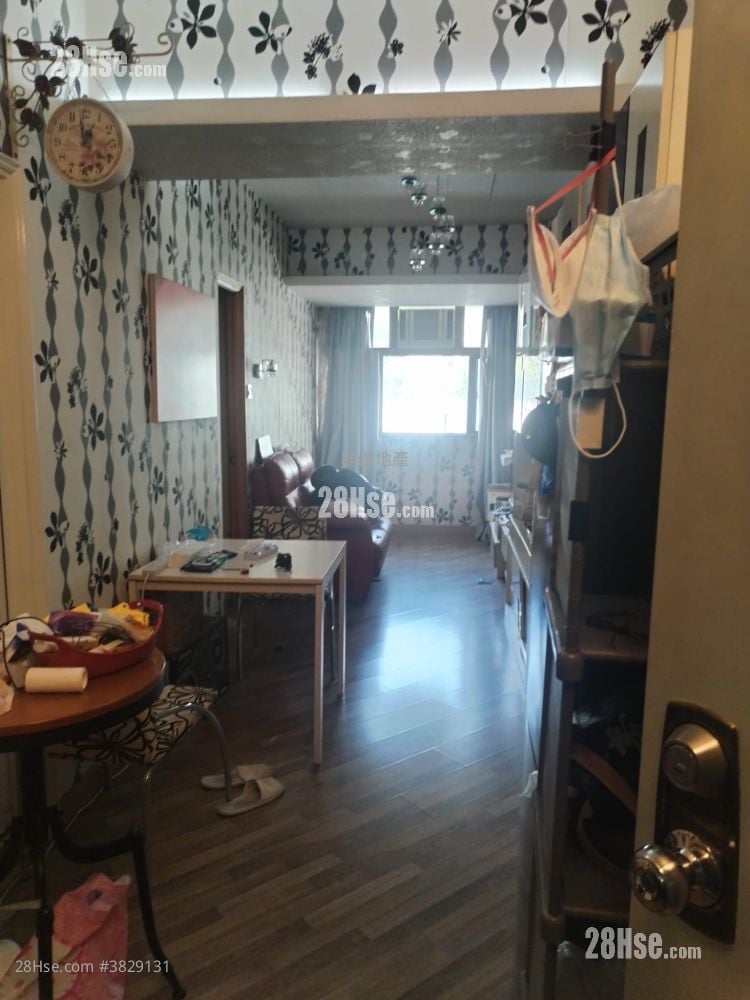 唐樓 租盤 2 房 , 1 浴室 400 平方呎