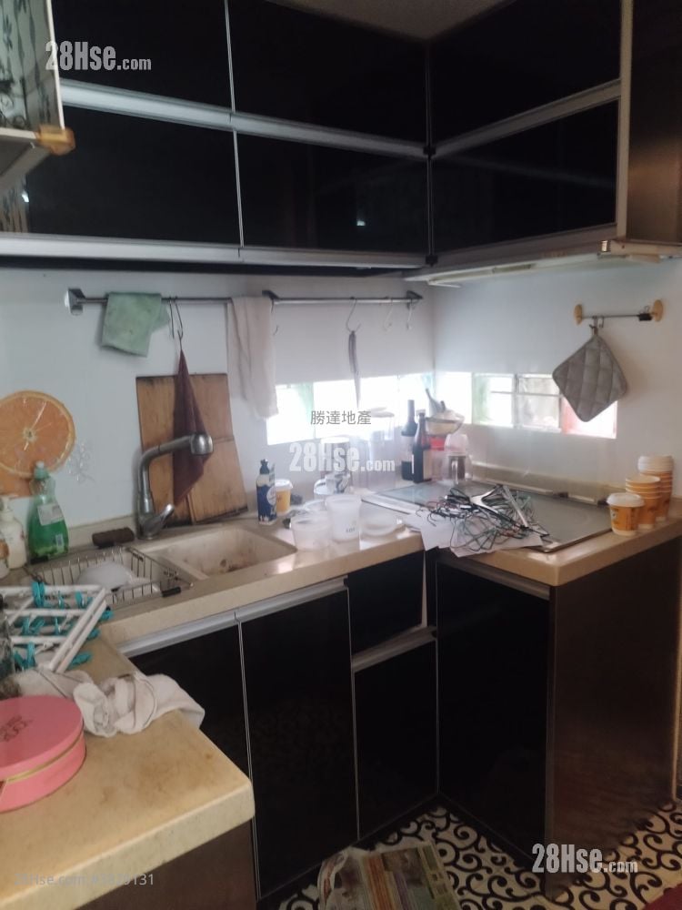 唐樓 租盤 2 房 , 1 浴室 400 平方呎