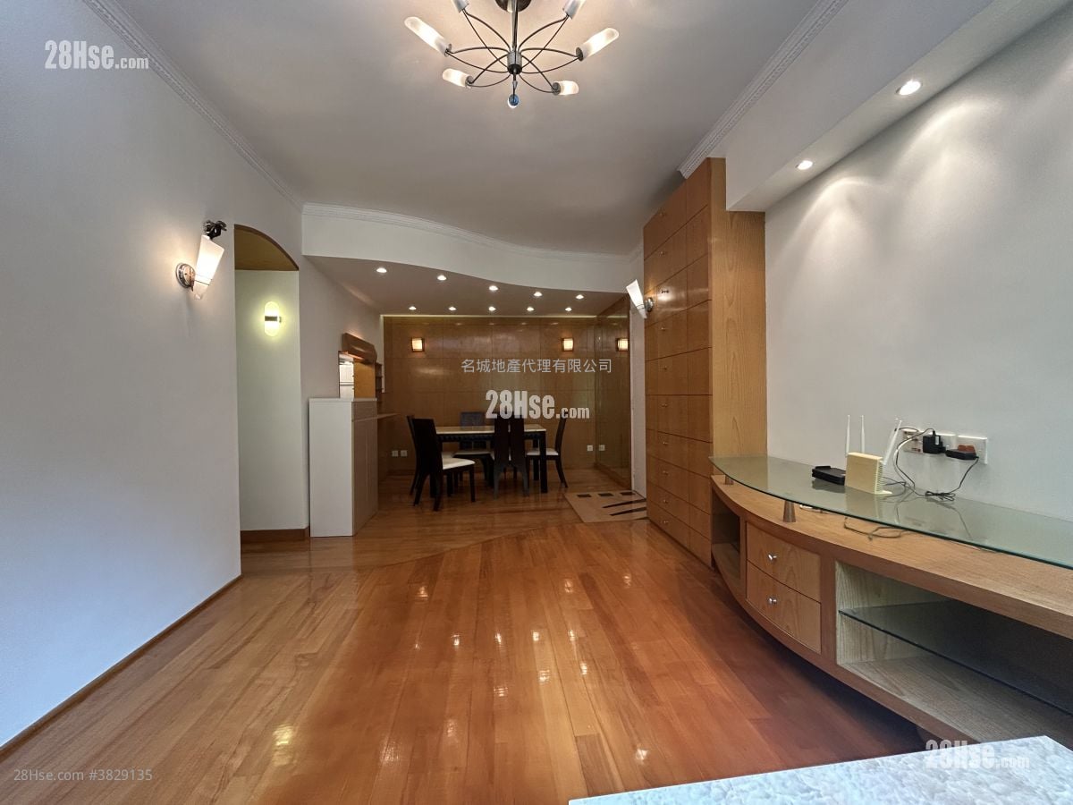 曉翠山莊 售盤 3 房 , 2 浴室 817 平方呎