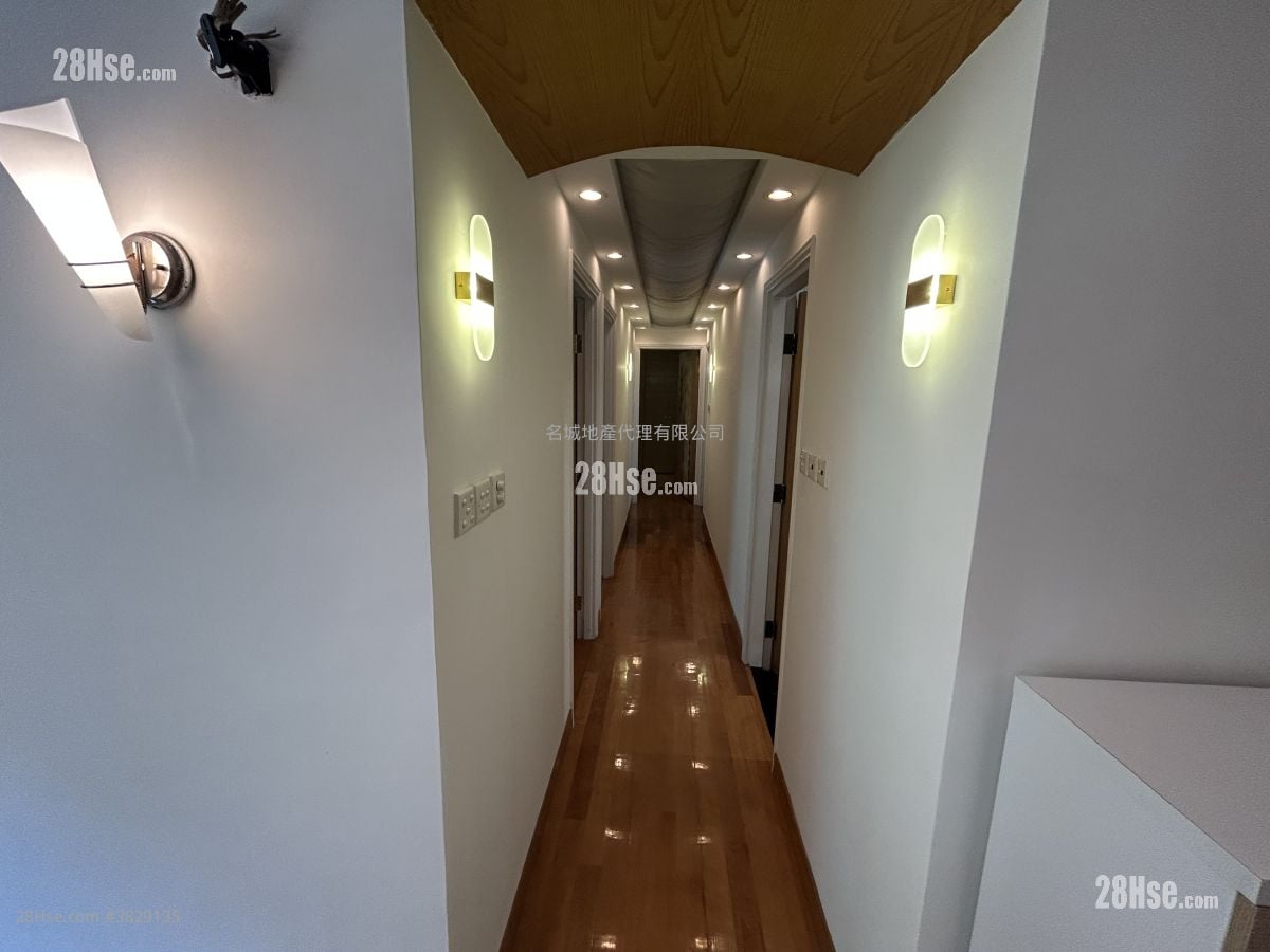 曉翠山莊 售盤 3 房 , 2 浴室 817 平方呎