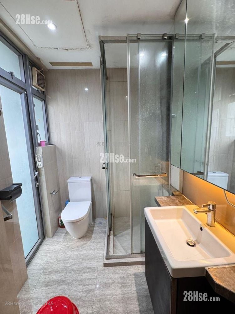 The Reach Sell 356 ft²