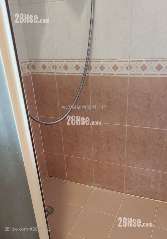 康華大廈 租盤 295 平方呎