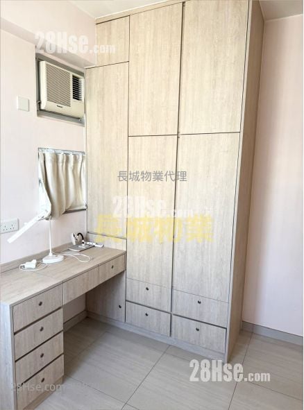 Eightland Gardens Sell 2 Bedrooms , 1 Bathroom 438 ft²