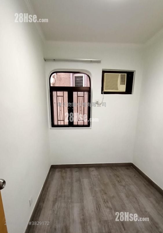 Village Rental 3 Bedrooms , 1 Bathroom 630 ft²