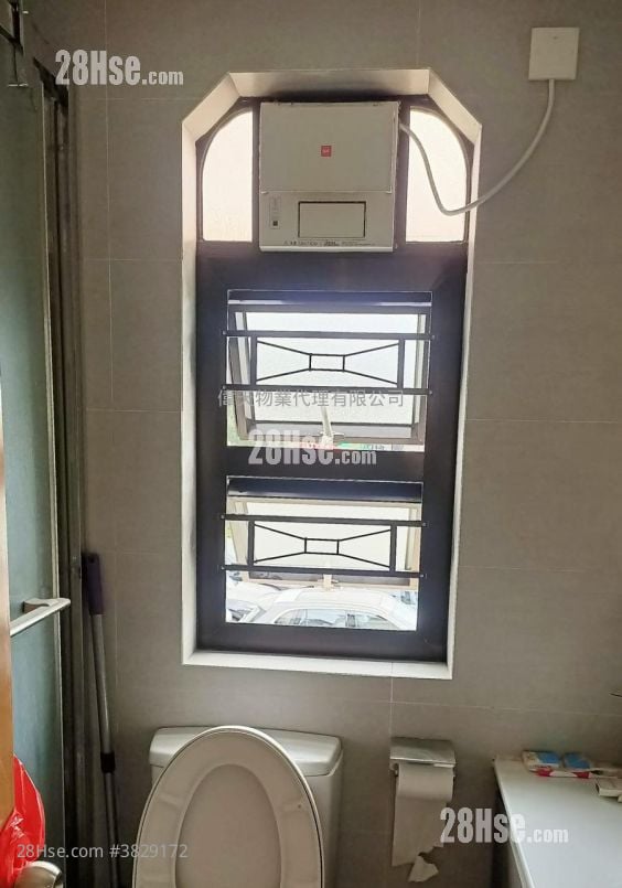 Village Rental 3 Bedrooms , 1 Bathroom 630 ft²