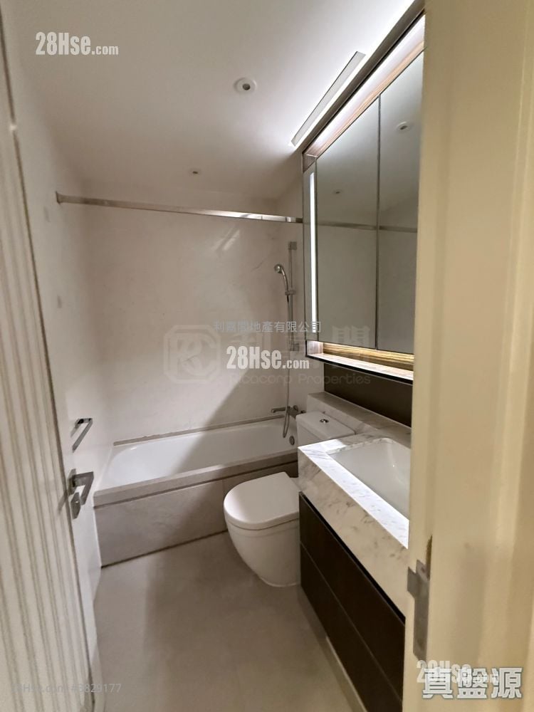 Oasis Kai Tak Rental 3 Bedrooms , 2 Bathrooms 752 ft²