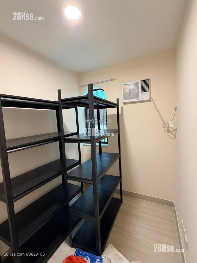 Village Rental 3 Bedrooms , 1 Bathroom 700 ft²