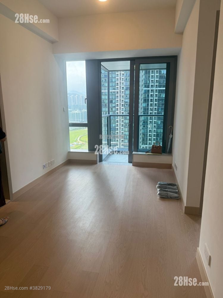 Grand Seasons Rental 495 ft²