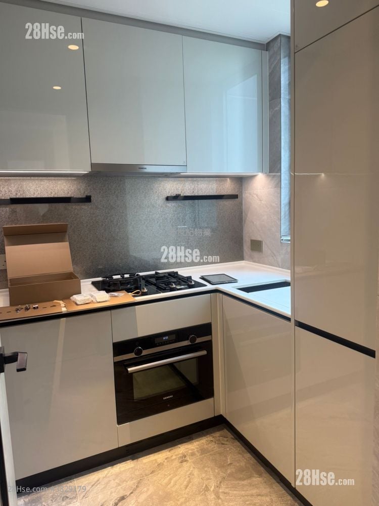 Grand Seasons Rental 495 ft²