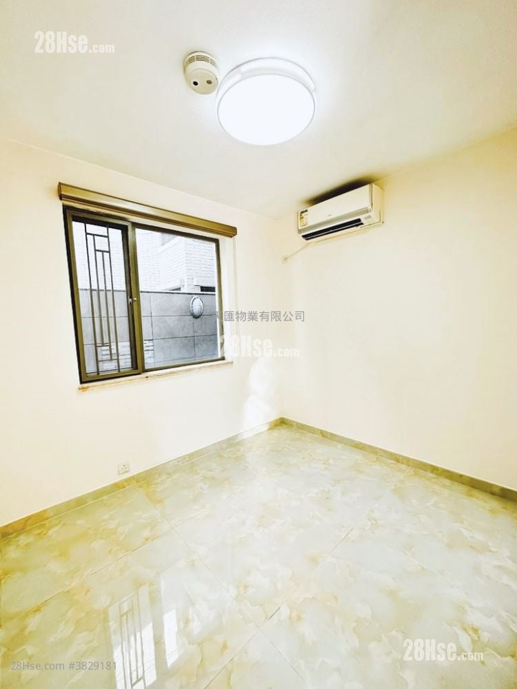 村屋 售盤 3 房 , 2 浴室 700 平方呎