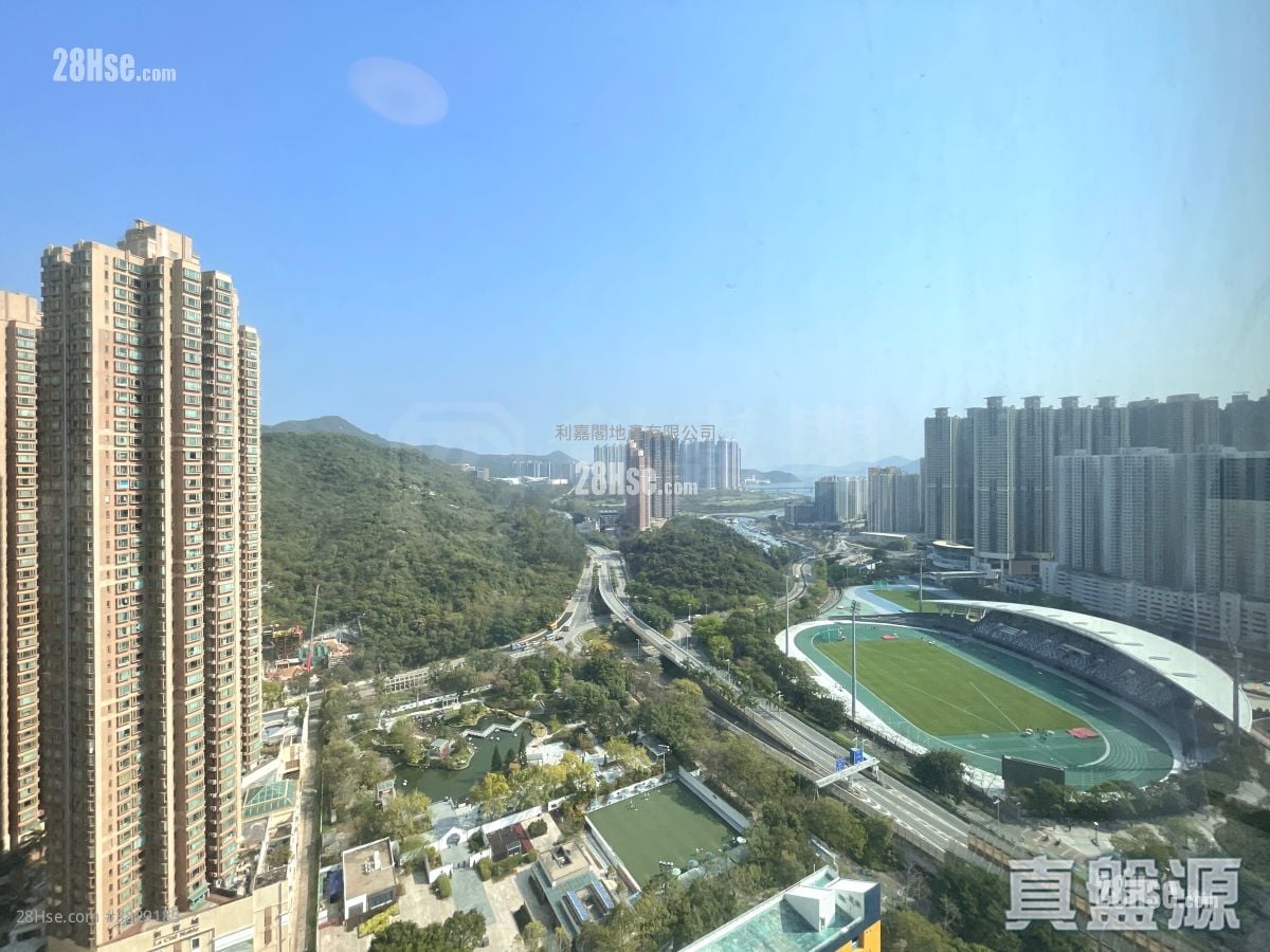 Nan Fung Plaza Sell 3 Bedrooms , 1 Bathroom 608 ft²