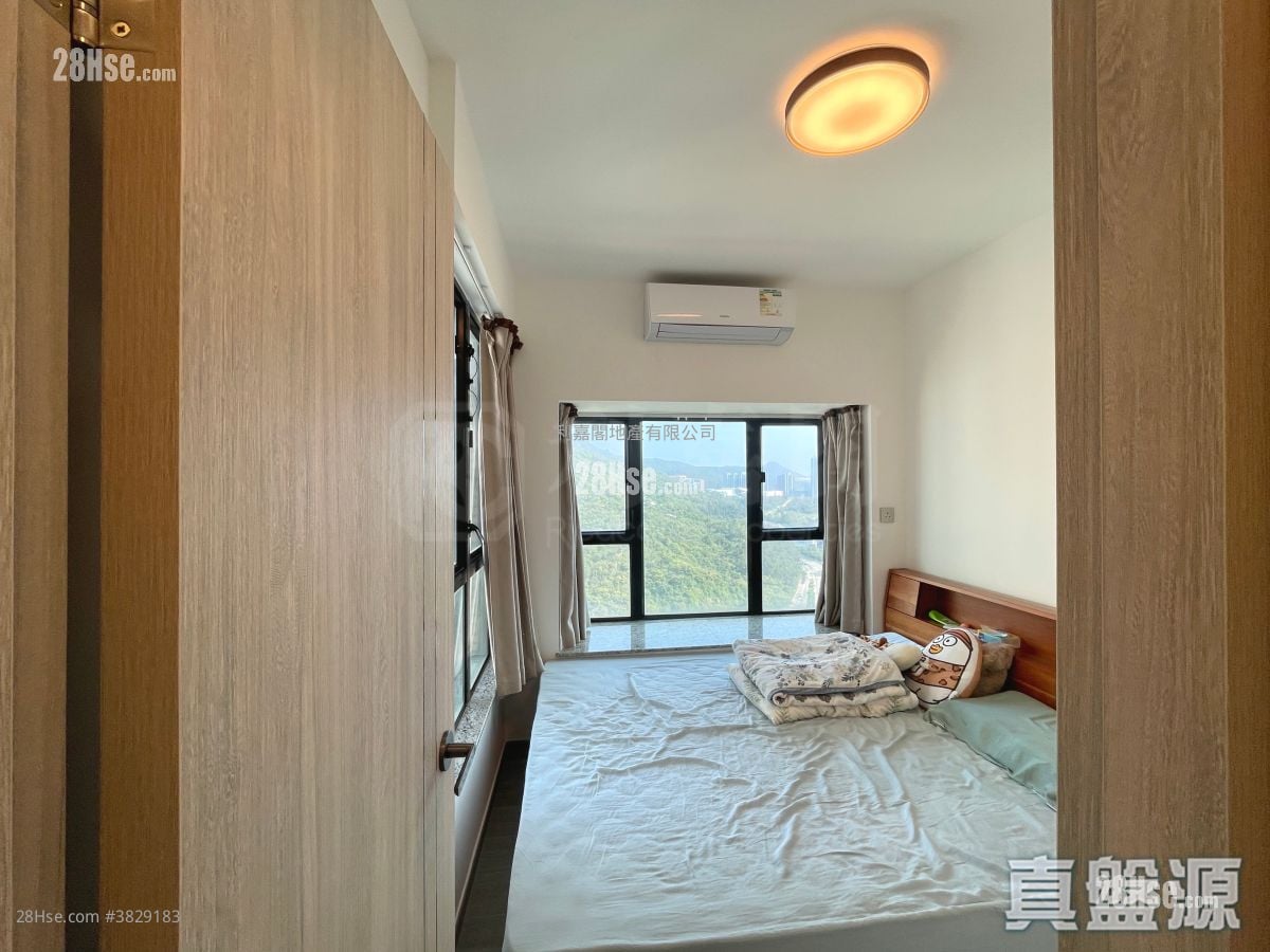 Nan Fung Plaza Sell 3 Bedrooms , 1 Bathroom 608 ft²