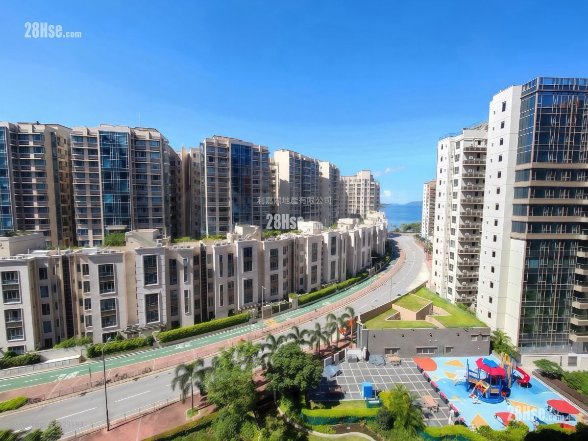 Solaria Sell 3 Bedrooms , 2 Bathrooms 714 ft²