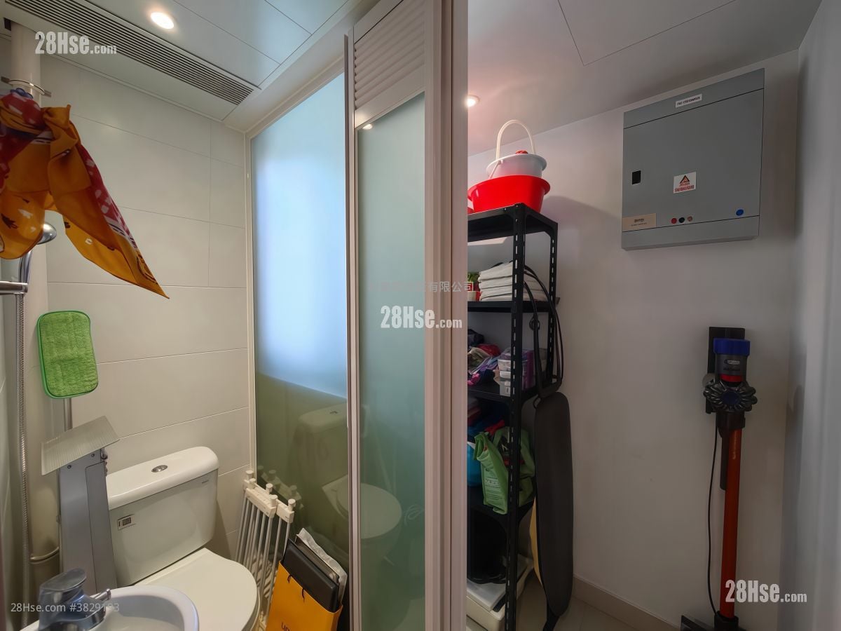 Solaria Sell 3 Bedrooms , 2 Bathrooms 714 ft²