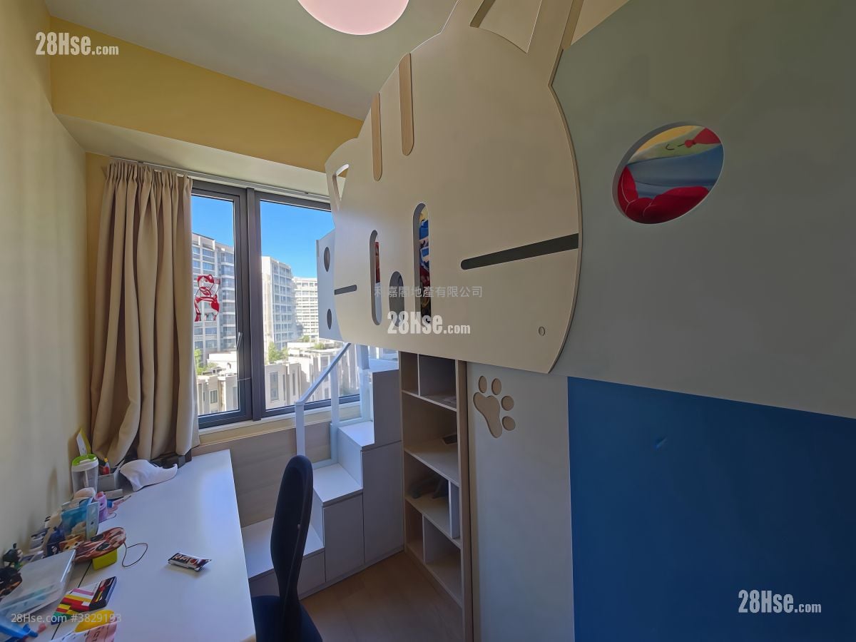 Solaria Sell 3 Bedrooms , 2 Bathrooms 714 ft²