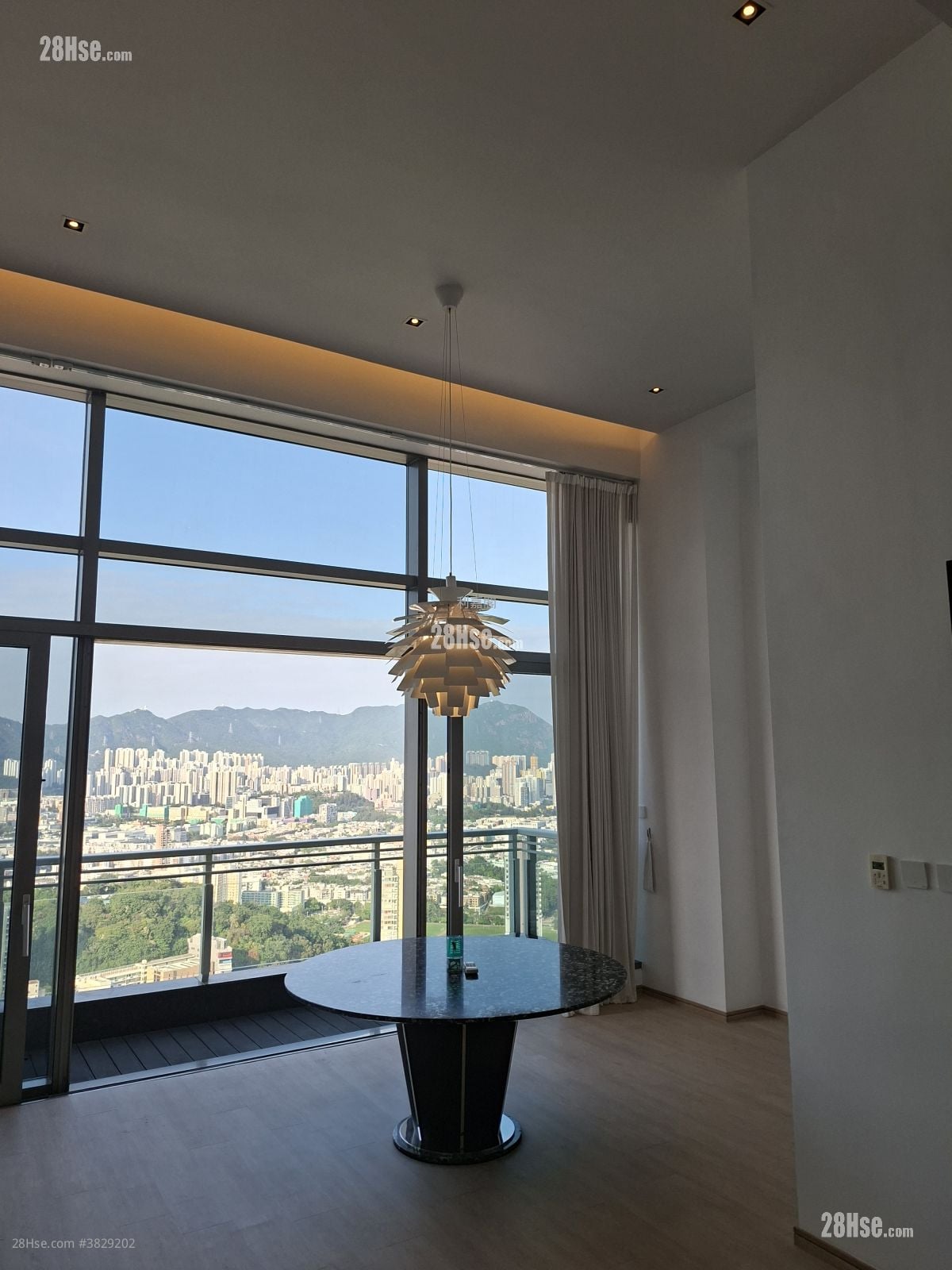 亮贤居 售盘 4 浴室 2,358 平方尺