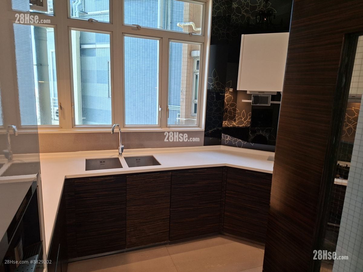 亮贤居 售盘 4 浴室 2,358 平方尺