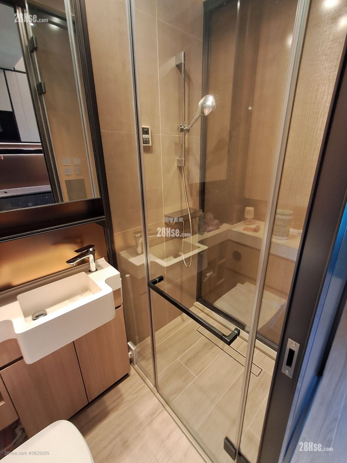 Aquila Square Mile Rental 1 Bathroom 193 ft²