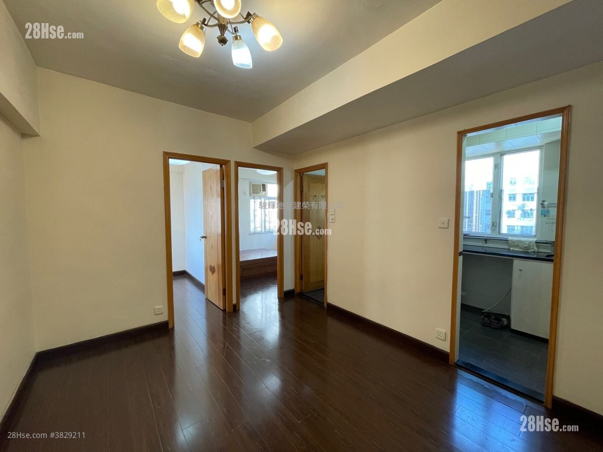 有利楼 售盘 2 房 , 1 浴室 323 平方尺