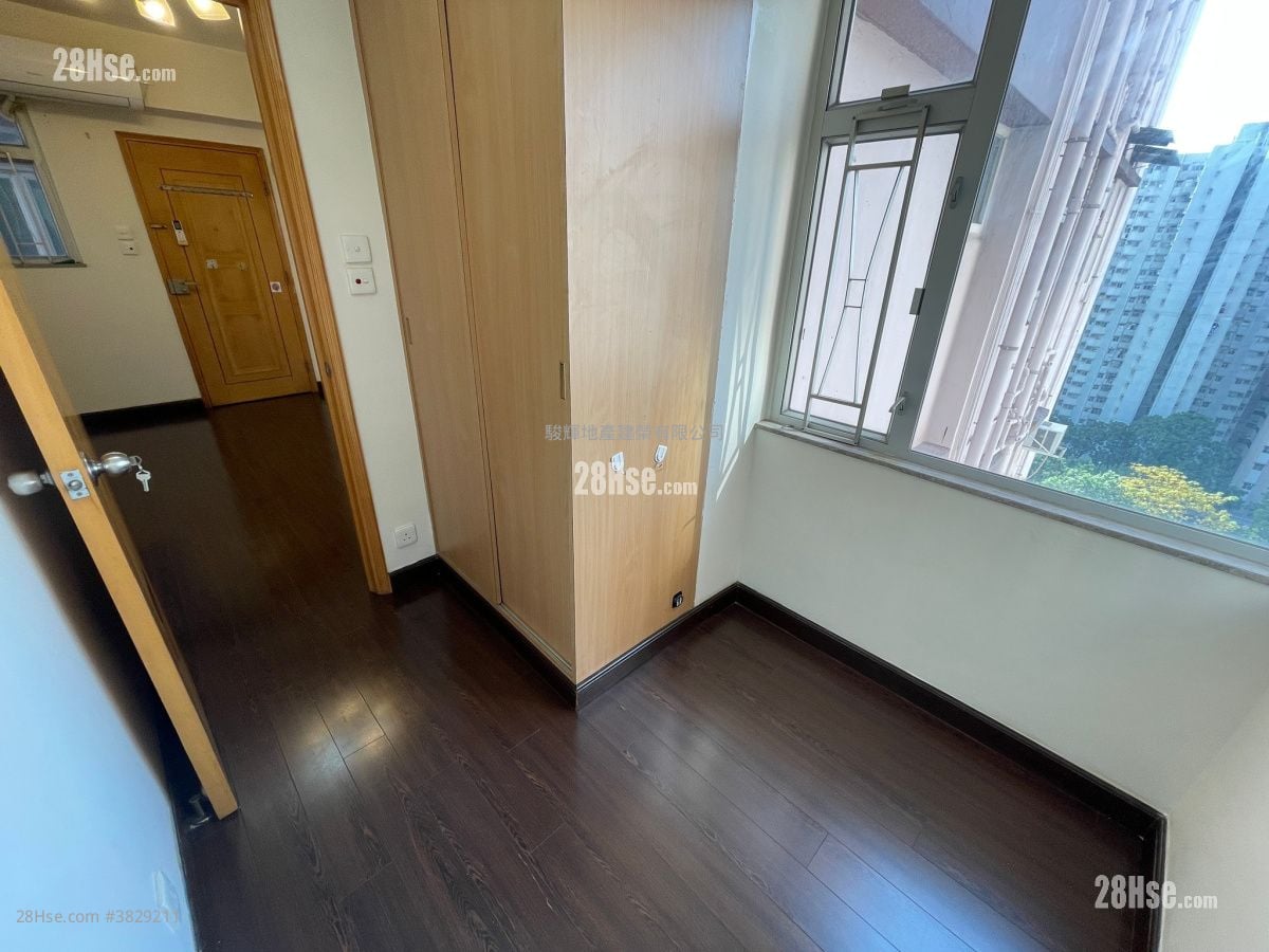 有利楼 售盘 2 房 , 1 浴室 323 平方尺