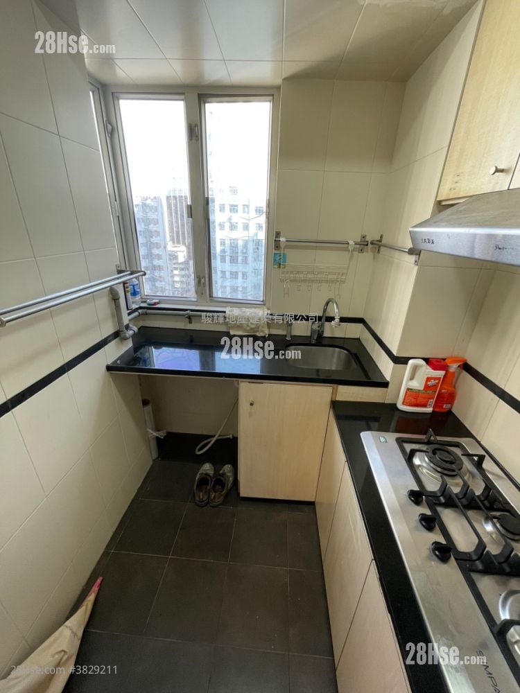 有利楼 售盘 2 房 , 1 浴室 323 平方尺