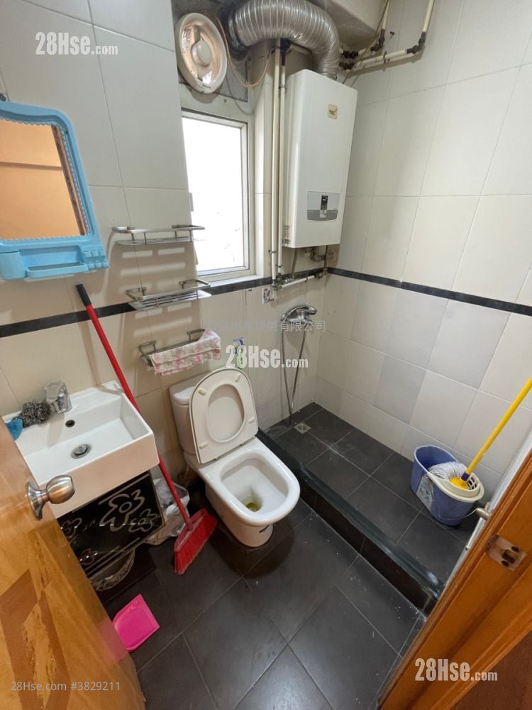 有利楼 售盘 2 房 , 1 浴室 323 平方尺